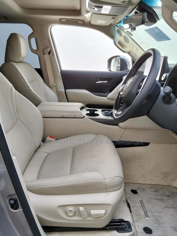 Toyota Land Cruiser 2023 Gold