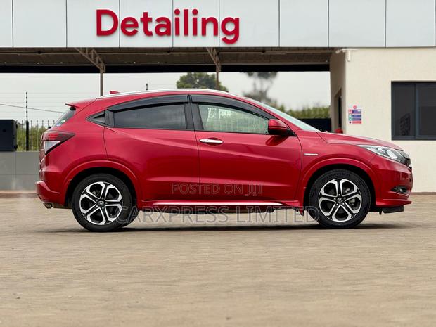 Honda Vezel 2018 Red