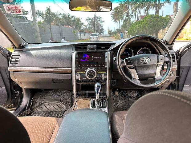 Toyota Mark X 2.5 AWD 2016 Black