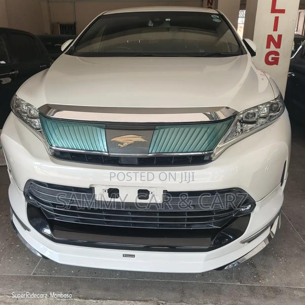 Toyota Harrier 2.0 4WD 2018 White