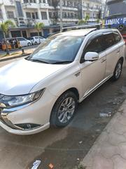 Mitsubishi Outlander 2.0 PHEV AWD 2018 Pearl for sale