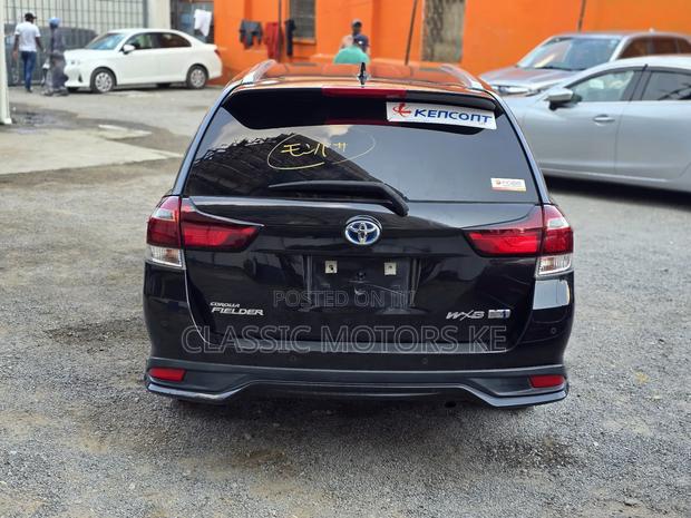 Toyota Corolla Fielder 1.5 Hybrid FWD 2019 Black