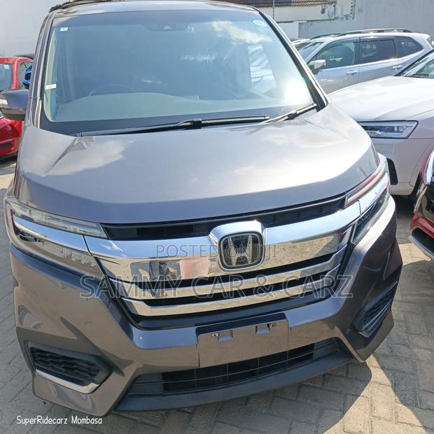 Honda Stepwgn 2018 Gray