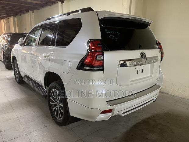 Toyota Land Cruiser Prado 2.8 2018 White