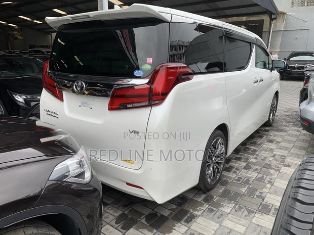 Toyota Alphard 3.5 Petrol AWD 2018 White