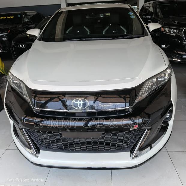 Toyota Harrier 2.0 Turbo 2018 White