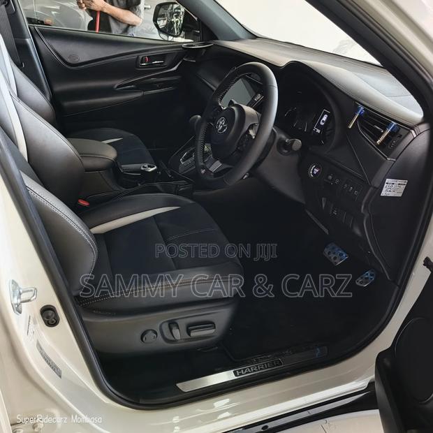 Toyota Harrier 2.0 Turbo 2018 White