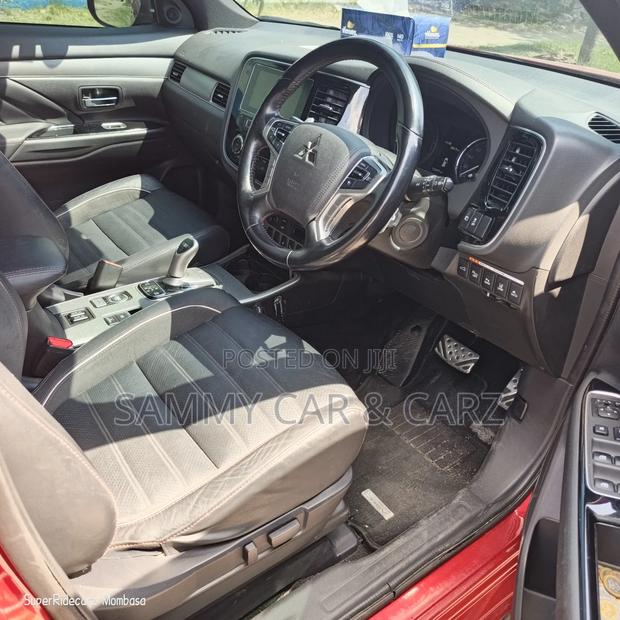 Mitsubishi Outlander 2018 Red