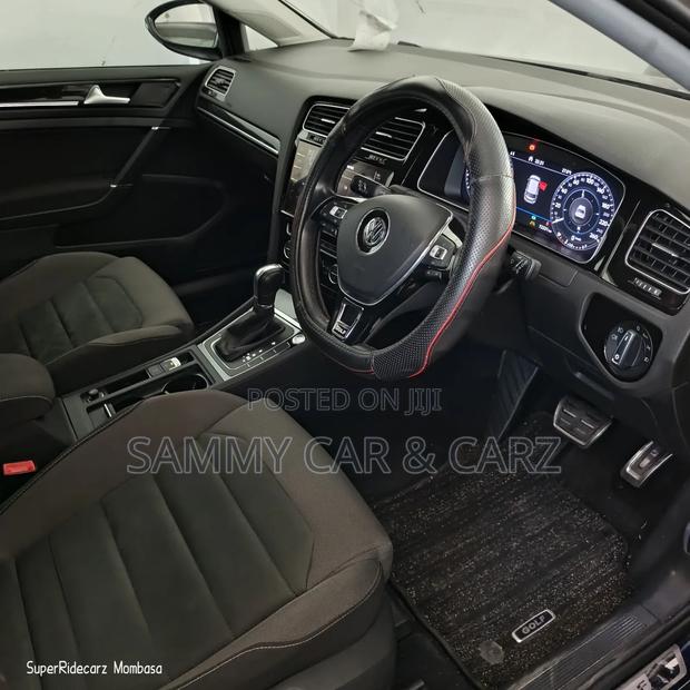 Volkswagen Golf 2018 Blue