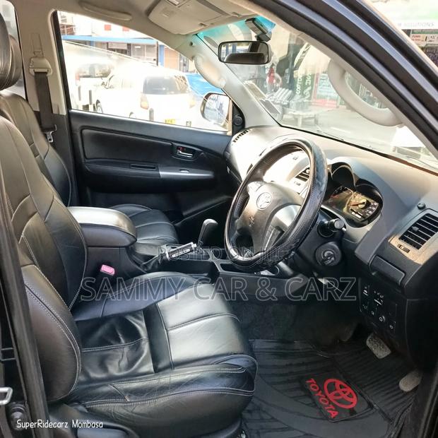 Toyota Hilux 2015 Black