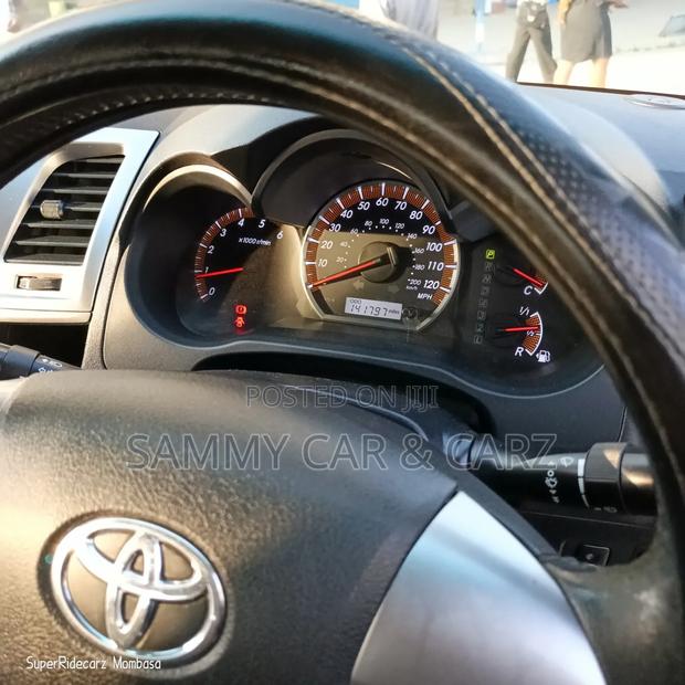 Toyota Hilux 2015 Black