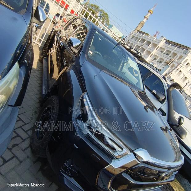 Toyota Hilux 2020 Black