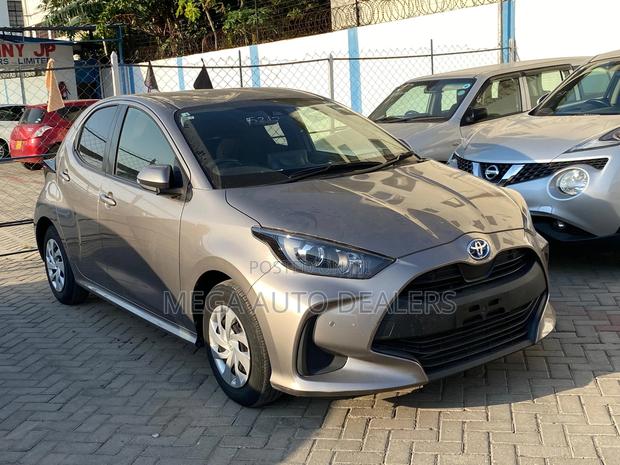 Toyota Yaris 2019 Gray
