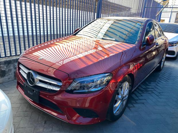 Mercedes-Benz C200 2018 Red