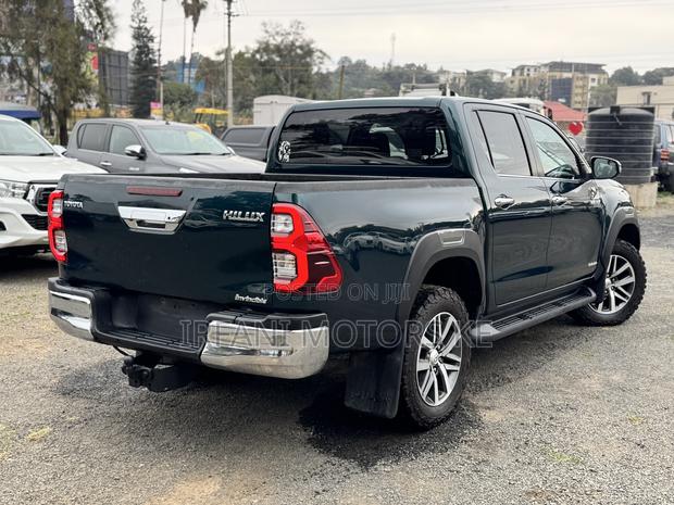 Toyota Hilux Revo Double Cab Deisel 2.4 AWD 2019 Green