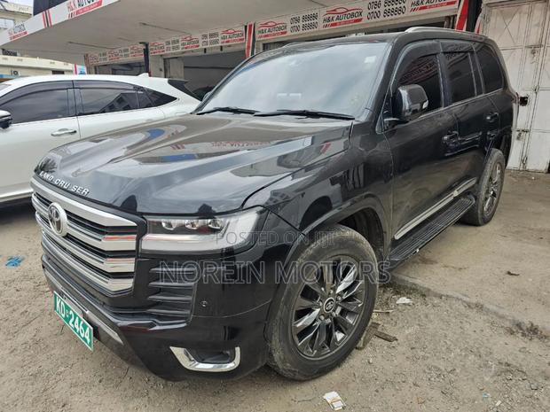 Toyota Land Cruiser 2024 Matt Black