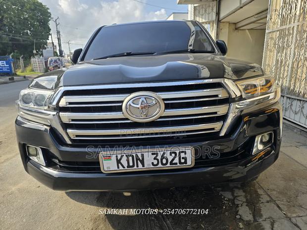 Toyota Land Cruiser 2016 Black