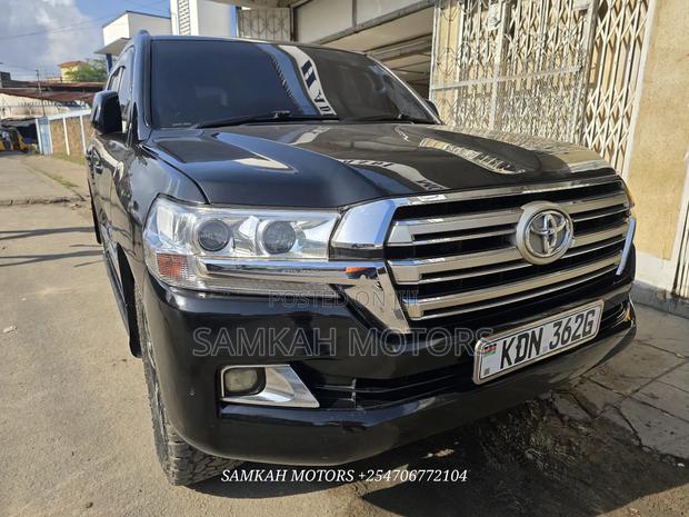 Toyota Land Cruiser 2016 Black