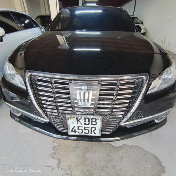 Toyota Crown 2014 Black