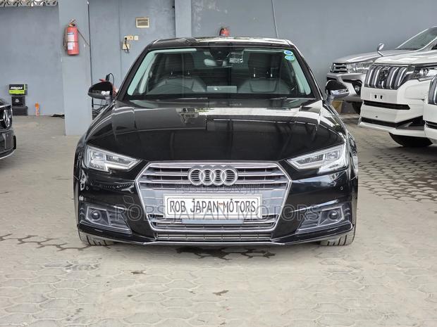 Audi A4 2.0T ultra Premium FWD 2018 Black