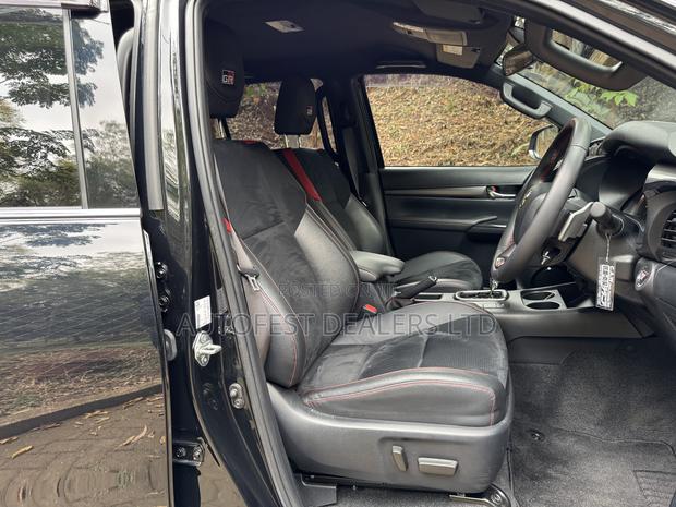 Toyota Hilux 2020 Black