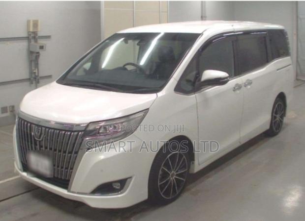Toyota Esquire 2018 White