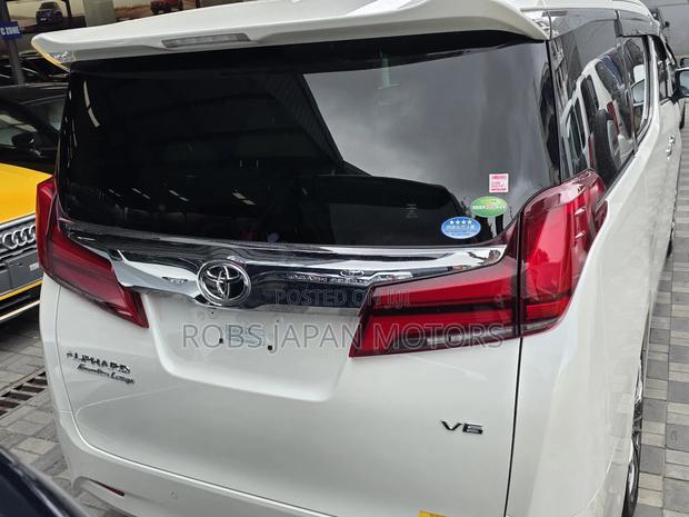 Toyota Alphard 3.5 Petrol FWD 2018 White