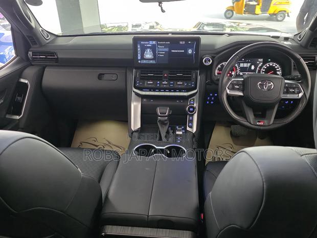 Toyota Land Cruiser 3.3 Diesel 4WD 2022 Gray