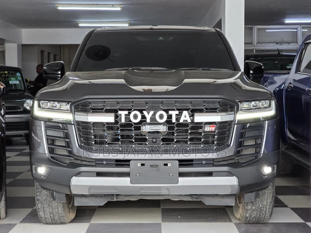 Toyota Land Cruiser 3.3 Diesel 4WD 2022 Gray