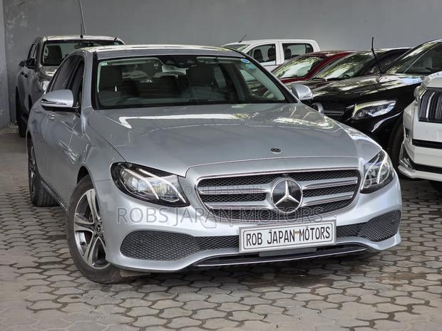 Mercedes-Benz E200 2018 Ivory