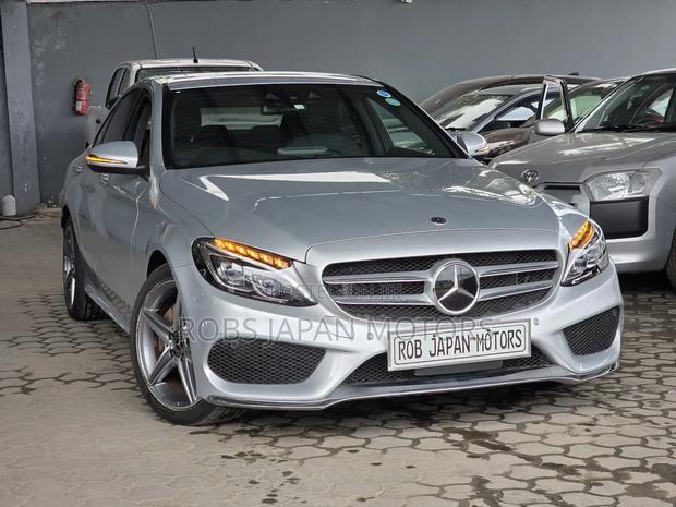 Mercedes-Benz C200 2018 Ivory