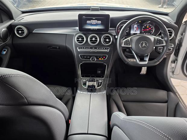 Mercedes-Benz C200 2018 Ivory