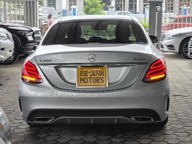 Mercedes-Benz C200 2018 Ivory