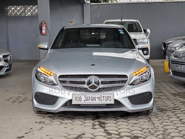 Mercedes-Benz C200 2018 Ivory