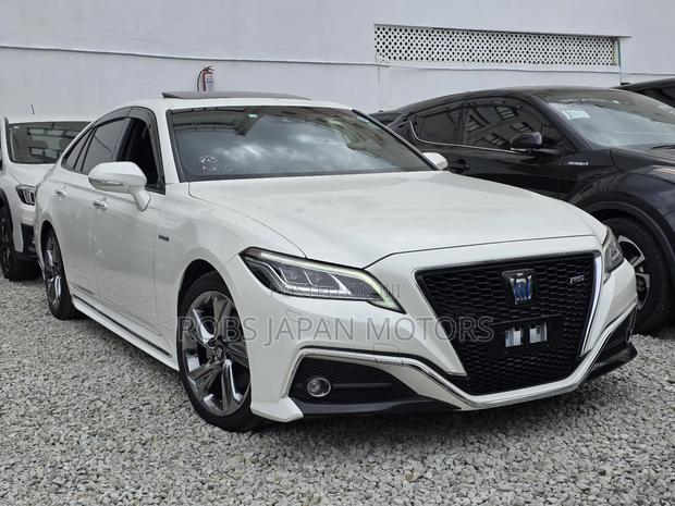 Toyota Crown 2019 Pearl