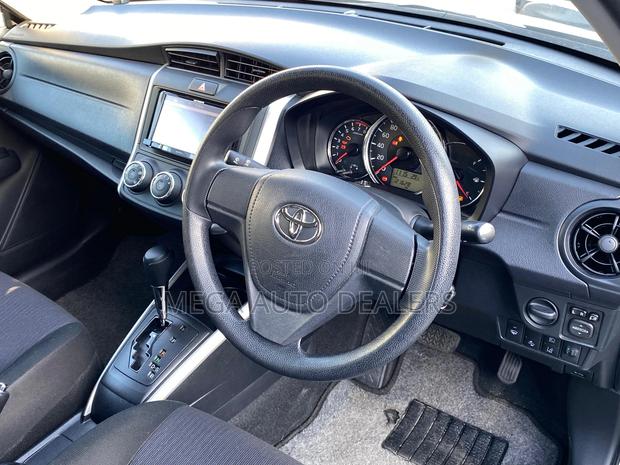 Toyota Corolla Fielder 2018 Silver