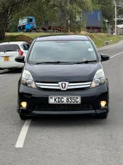Toyota ISIS 2014 Black for sale