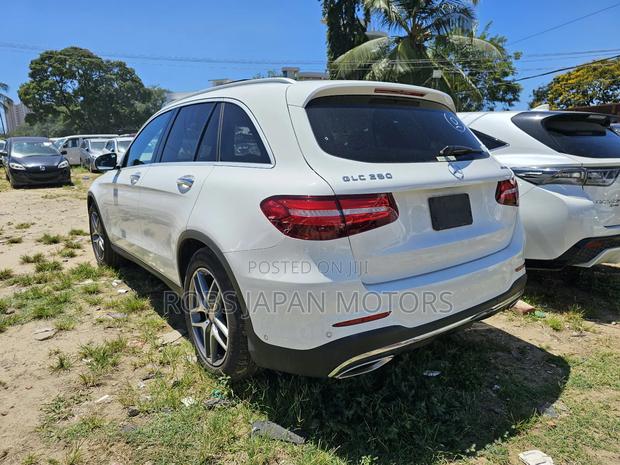 Mercedes-Benz GLC-Class 2018 Off white