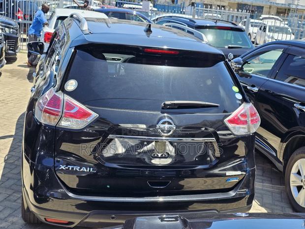 Nissan X-Trail 2.0 Petrol FWD 2017 Black