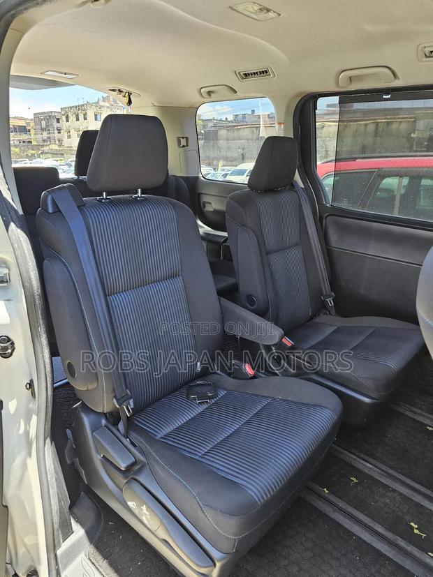 Toyota Voxy 2018 White