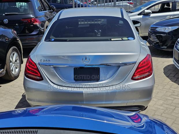 Mercedes-Benz C200 2018 Gray