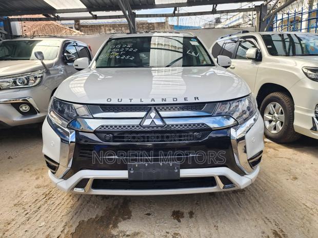 Mitsubishi Outlander 2019 White