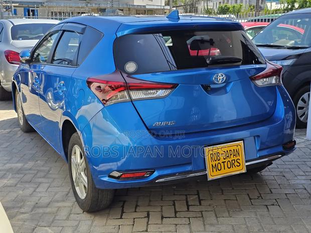 Toyota Auris 2017 Blue