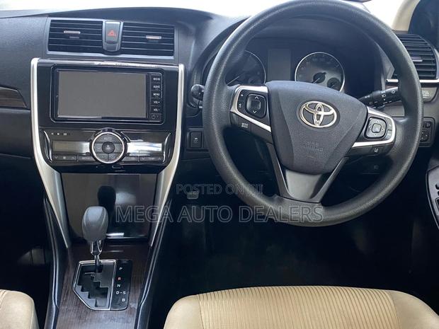 Toyota Premio 2018 Red