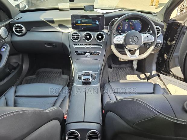Mercedes-Benz C200 2019 Matt Black