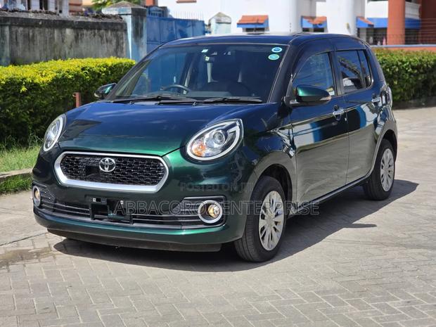 Toyota Passo 1.0 AWD 2017 Green