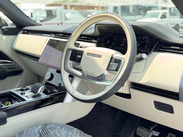 Land Rover Range Rover Vogue 2023 White