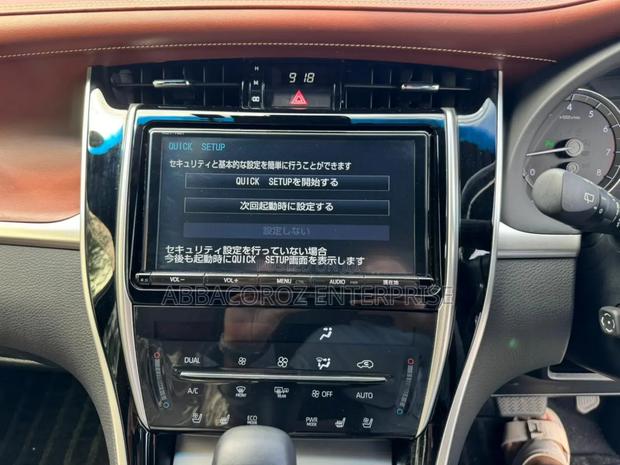 Toyota Harrier 2.0 4WD 2019 White
