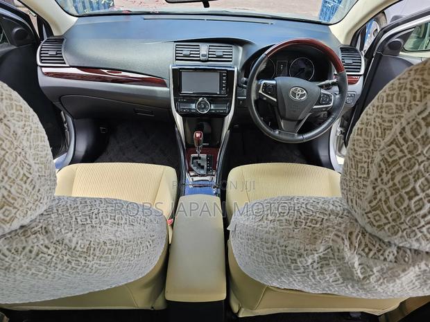 Toyota Premio 1.8 FWD 2018 Silver