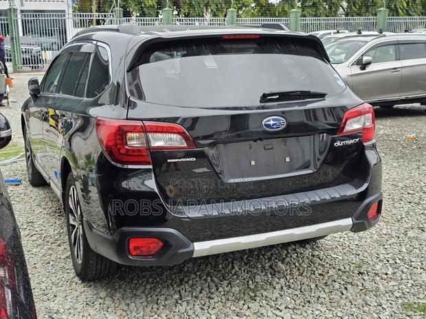 Subaru Outback 2.5i Premium AWD 2017 Black